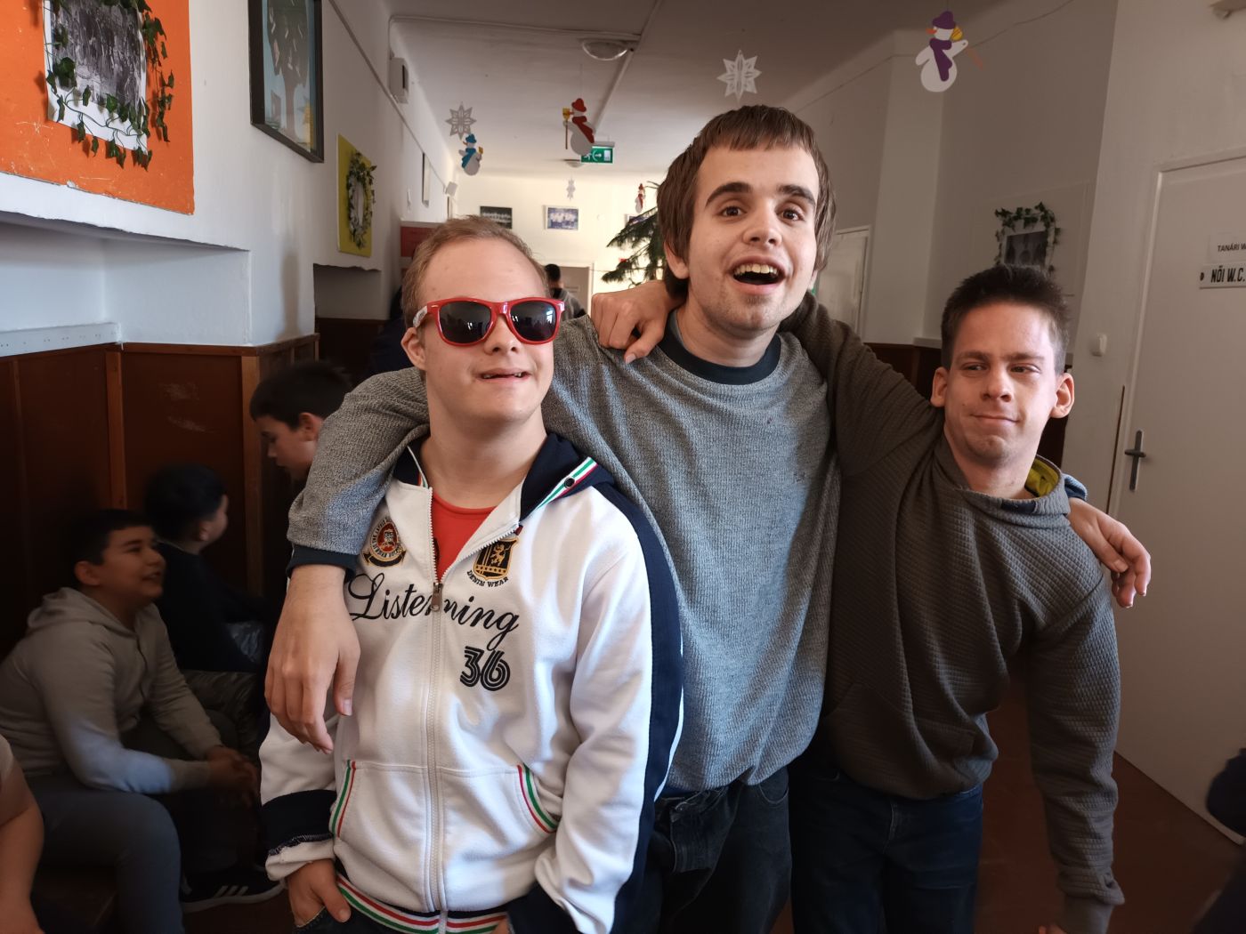 22m04